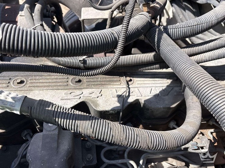 2003-freightliner-fl60-image-12