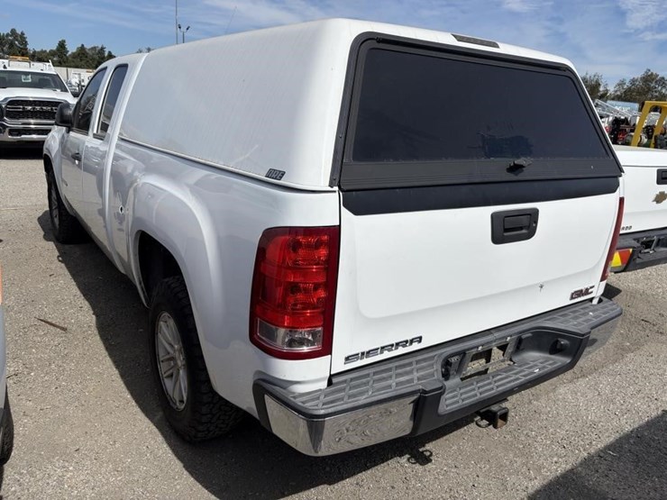 2013-gmc-sierra-1500-image-3