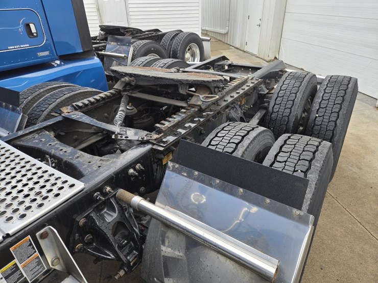 2019-kenworth-t680-image-27