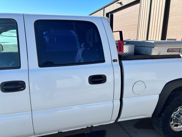 2002-chevrolet-2500-image-9