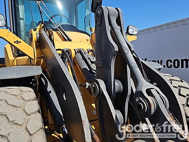 2018-volvo-l70h-image-24