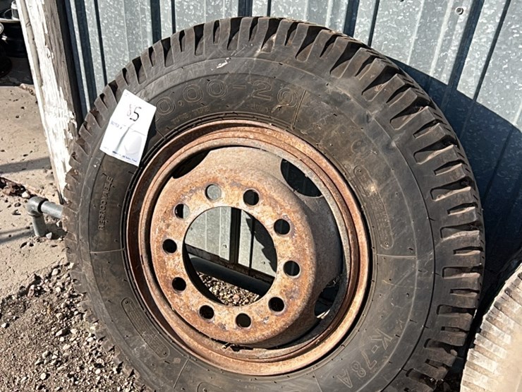 excellent-spare-tire-for-semi-10.0-0–20,-aired-up-and-ready-to-go-image-1