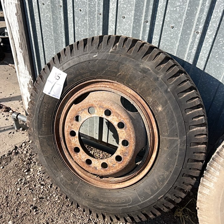 Excellent spare tire for semi 10.0 0–20, aired up and ready to go