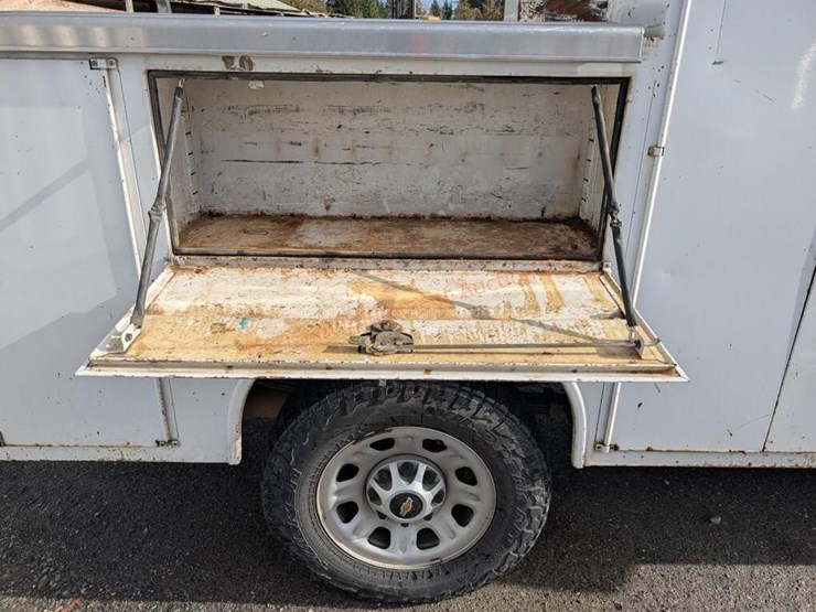 2017-chevrolet-silverado-3500-image-45