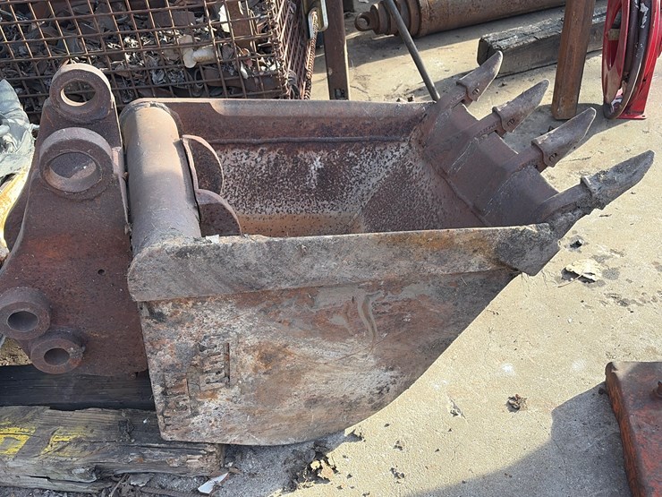 #85-•-backhoe-bucket-image-1