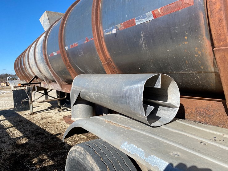 #520-•-1983-brenner-semi-manure-tanker-trailer-(no-title)-(st.-nazianz,-wi)-image-13