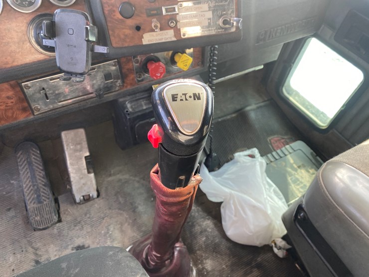 1999-kenworth-t800-image-42