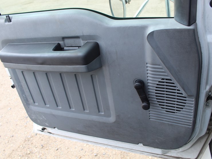 2011-ford-f650-image-14