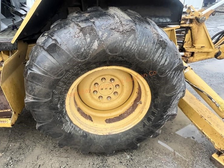 caterpillar-416b-image-11