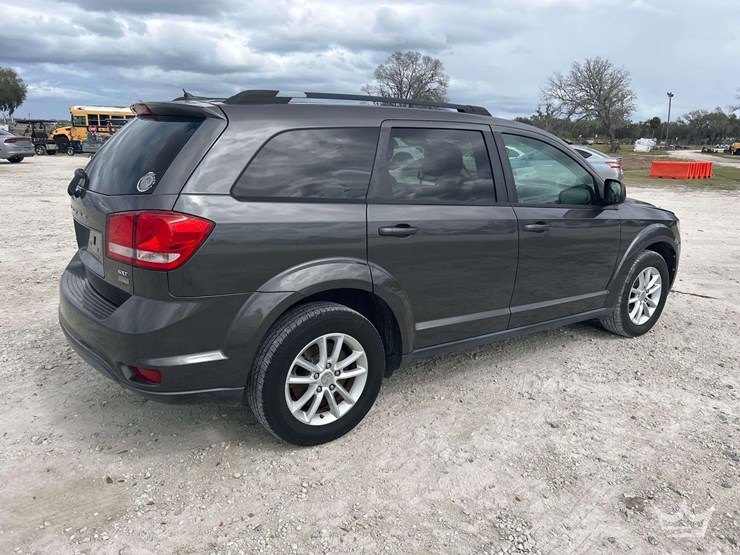 2014-dodge-journey-image-3