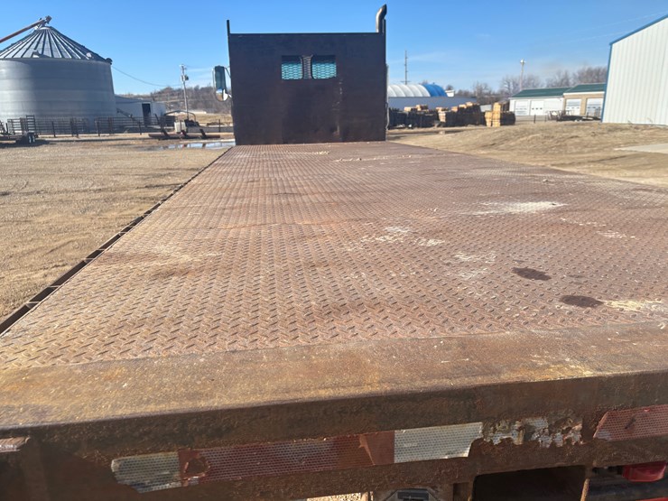 2005-sterling-lt8500-image-39