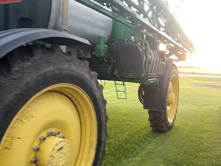 2014-john-deere-r4030-image-129