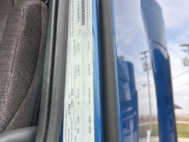 2020-volvo-10-image-66