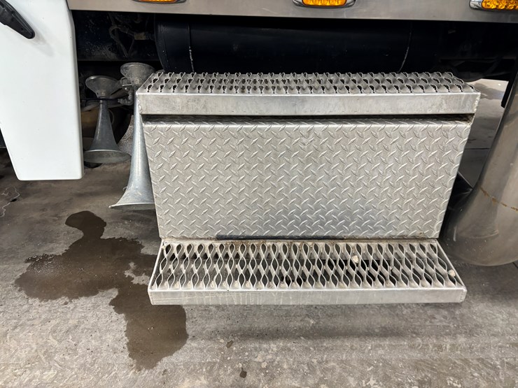 1987-peterbilt-379-image-75