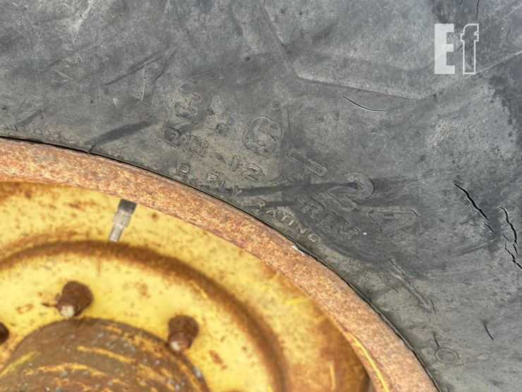 john-deere-2940-image-25