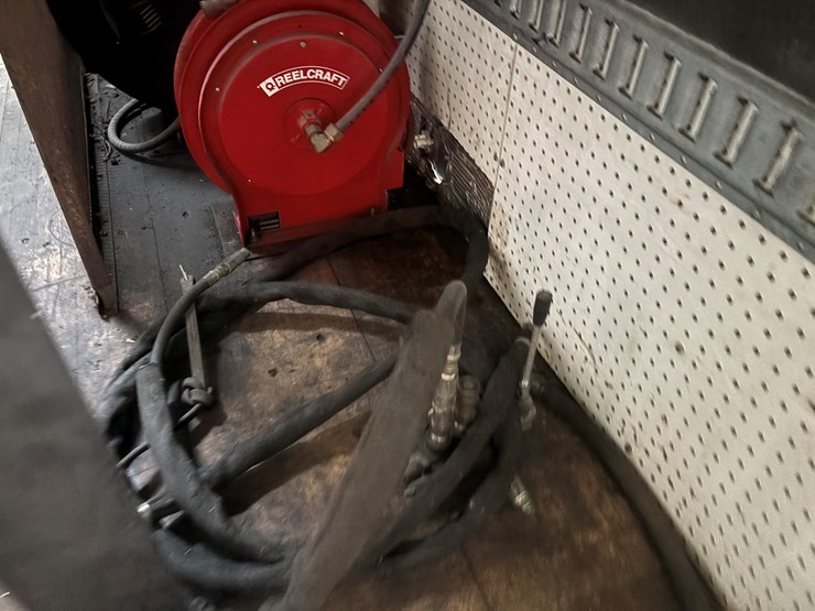 2002-international-4700-image-58