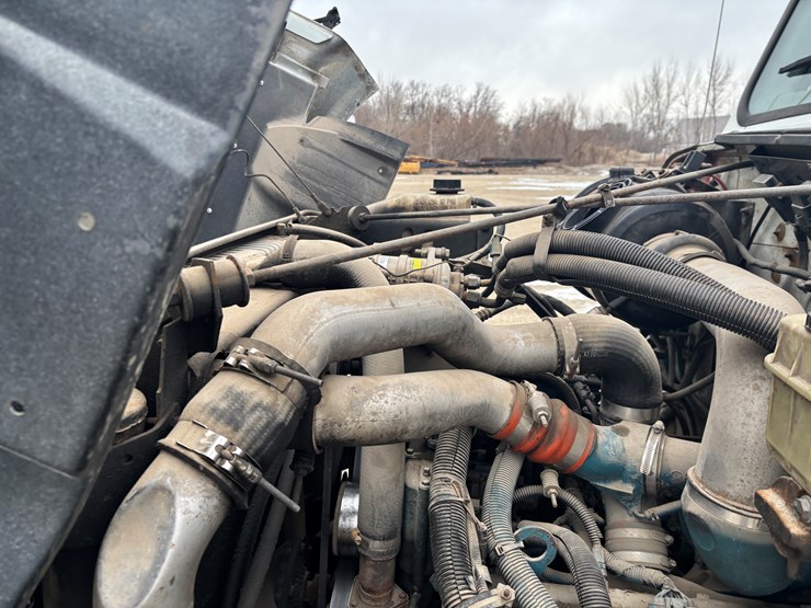 2002-international-4700-image-16