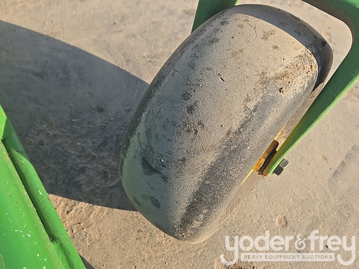 john-deere-72-image-14