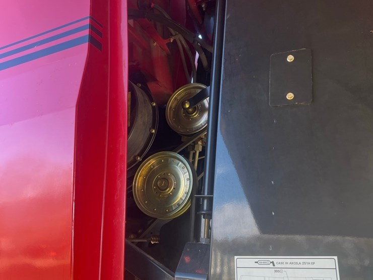 2023-case-ih-8250-image-24