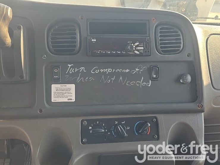 2020-freightliner-m2-106-image-67