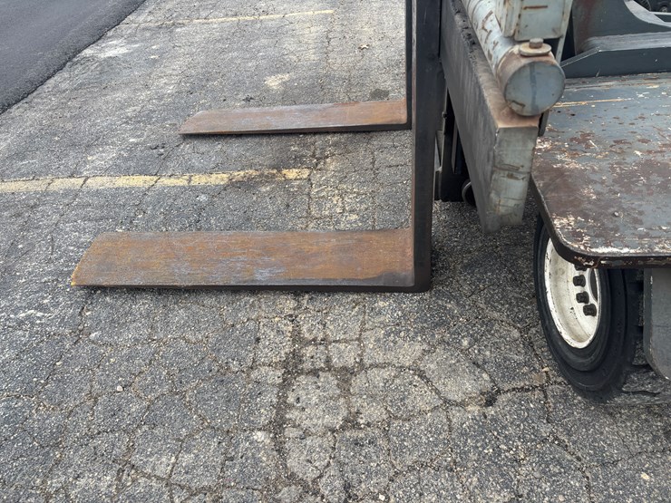 #1869-•-2012-combilift-cl-8011-multi-directional-forklift-image-20