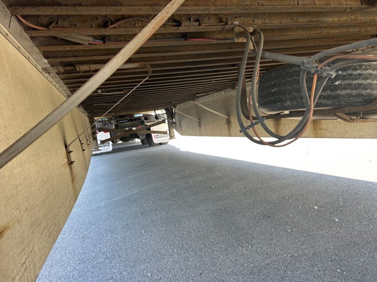 2014-utility-53'-image-16