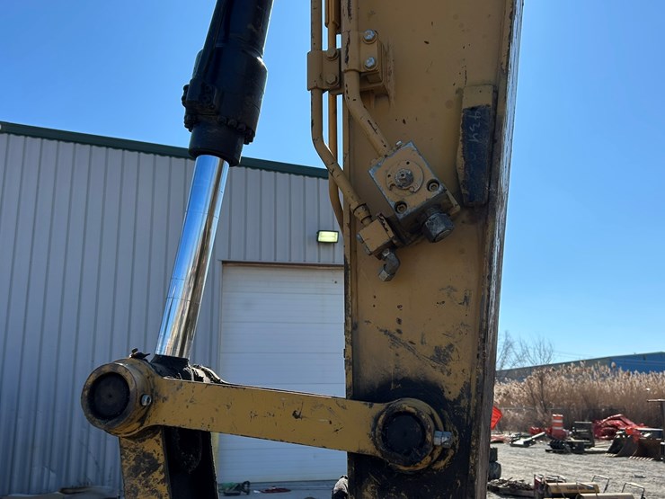 caterpillar-c4.4-image-23