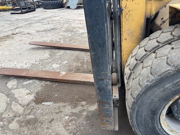 #2302-•-hyster-275-forklift-image-57