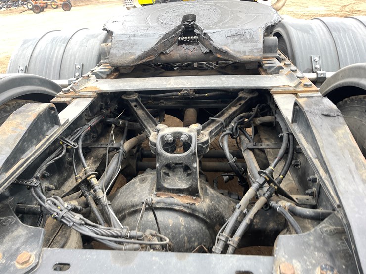 2019-kenworth-t880-image-21