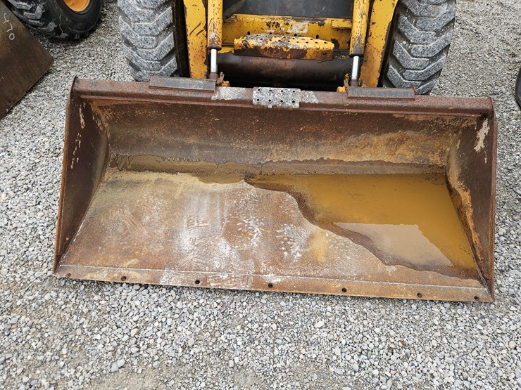 1999-john-deere-250-image-3