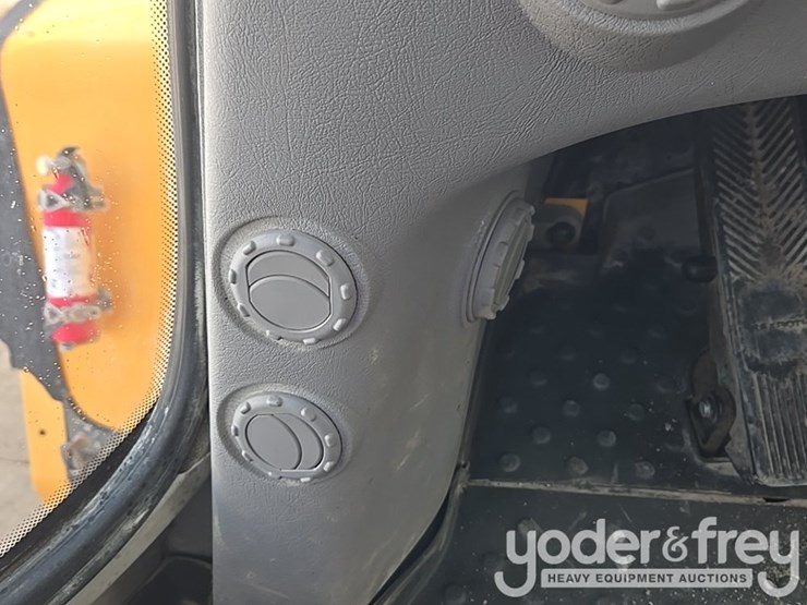 2014-volvo-l150h-image-100