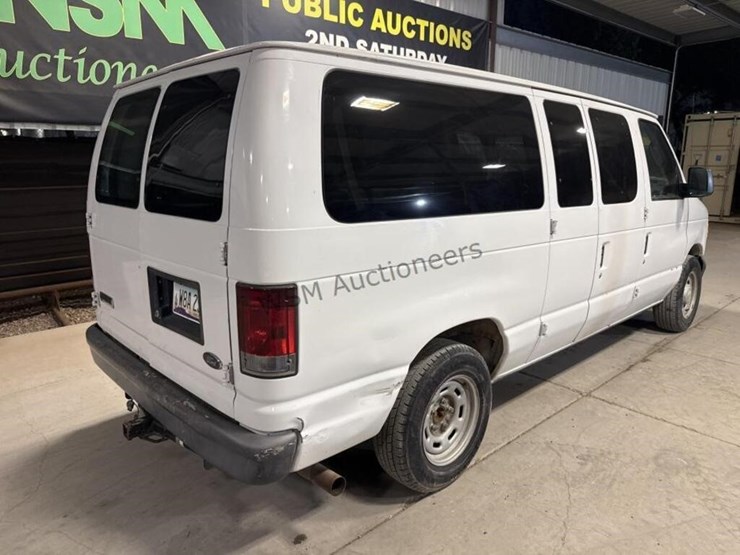 2006-ford-cargo-image-10