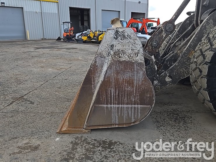 2014-volvo-l150h-image-21