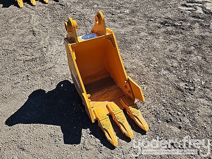 caterpillar-303-image-4