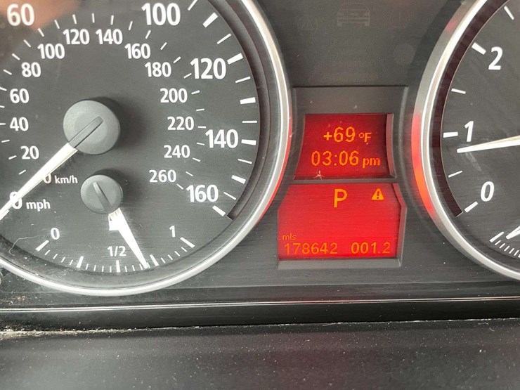 2006-bmw-325i-4-door-sedan-(178,642-miles)-image-26