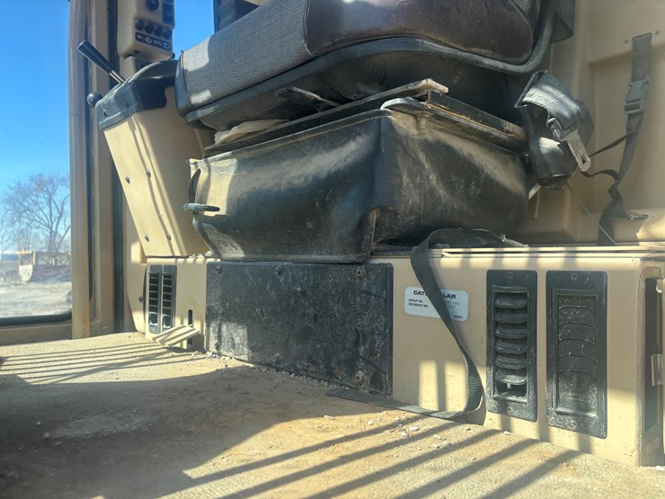 caterpillar-140h-vhp-image-42