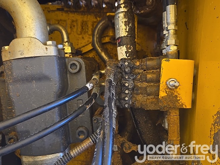 2021-deere-460e-image-31