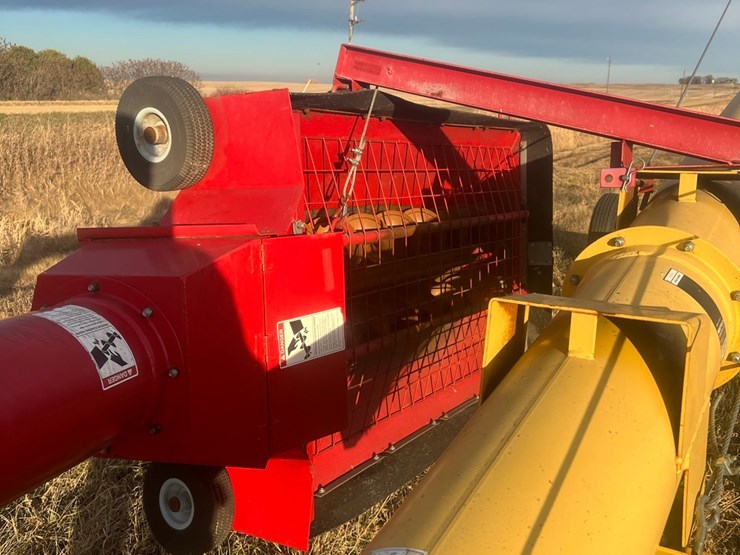 lot-37.-westfield-model-mk-100-61-grain-auger,-has-swing-out-hopper,-fully-pto-driven,-nice-shape,-newer-auger,-used-little-image-7