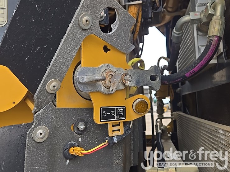 2015-caterpillar-12m3-image-59