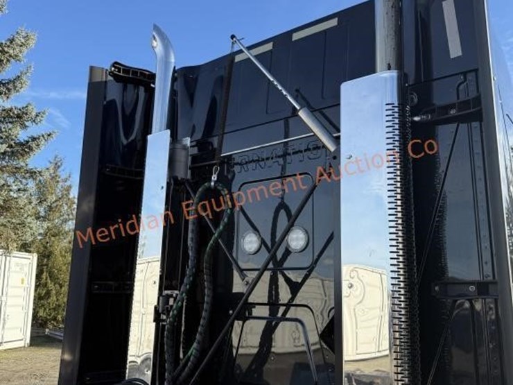 2017-international-prostar-image-11