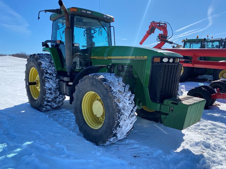 john-deere-8100-image-3