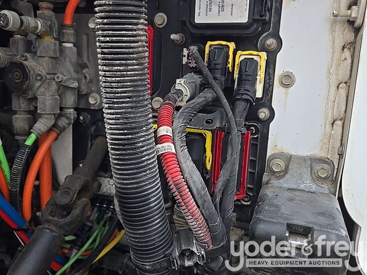 2019-peterbilt-579-image-23