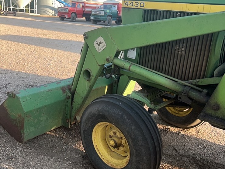 john-deere-4430-image-29