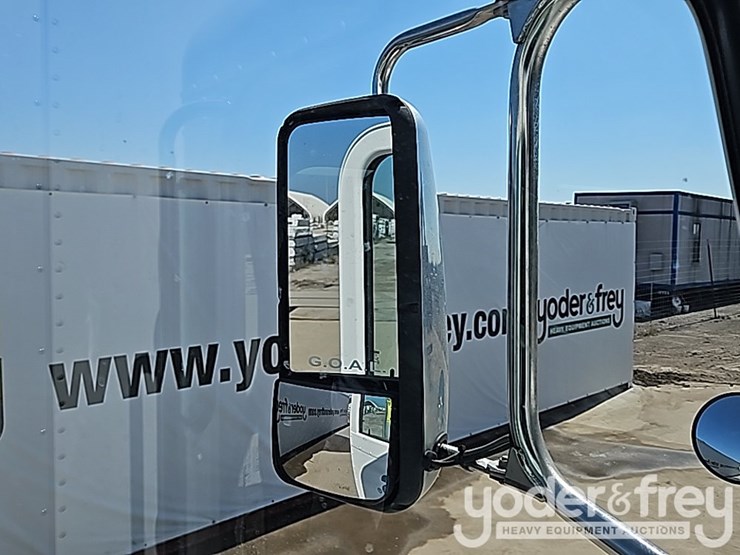 2018-peterbilt-337-image-53