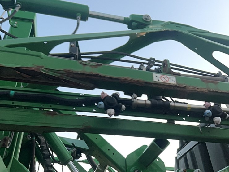 2014-john-deere-r4030-image-138