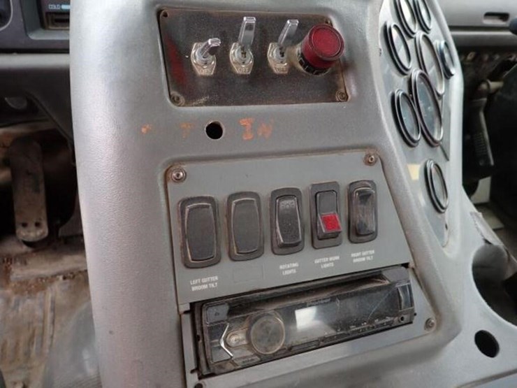 2002-gmc-7500-image-20