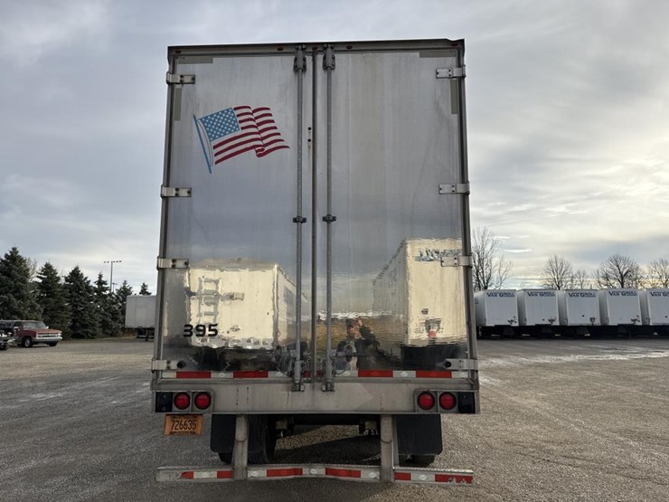 2017-utility-53'-image-4