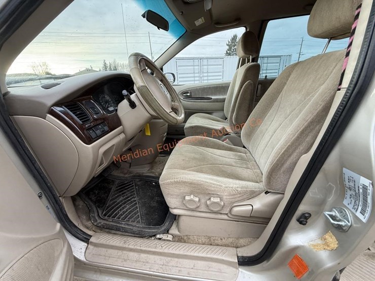 2000-mazda-mpv-image-21