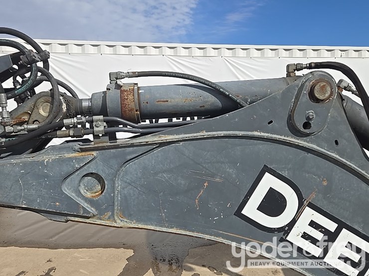 2010-deere-310sj-image-60