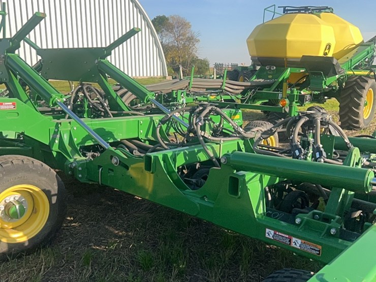 2018-john-deere-1910-image-86